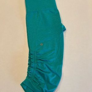 Capri teal lululemon crop pants